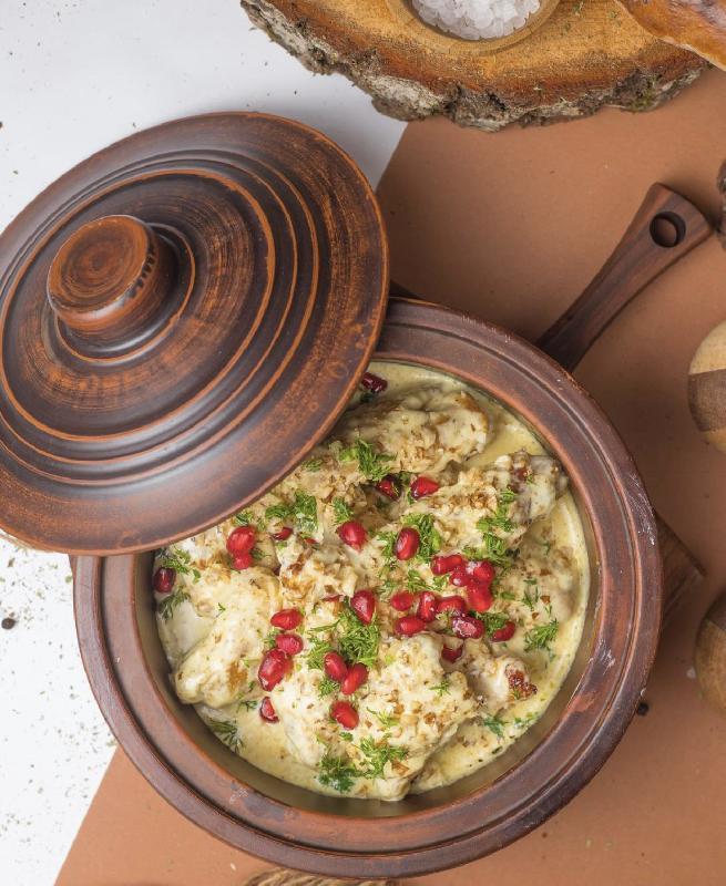 Çkmeruli (çolpa qaymaalı sousda)