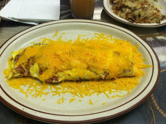 Omlette with cheese and pastrami 