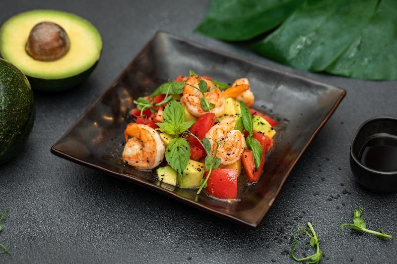 Krevetli Avakado Salatı 