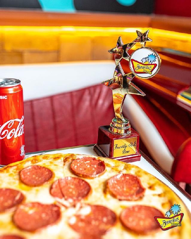 Mini Pizza Kolbasa ilə 