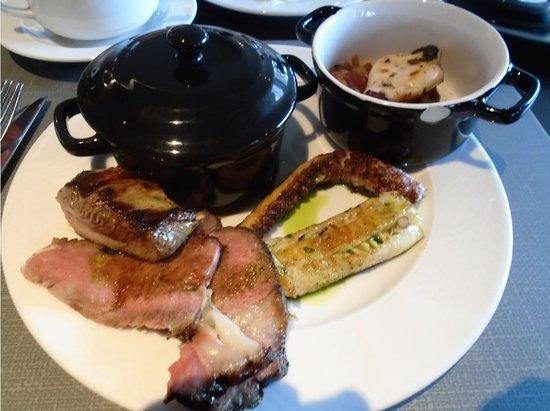 GRILLEZETT BORJÚ TOMAHAWK.