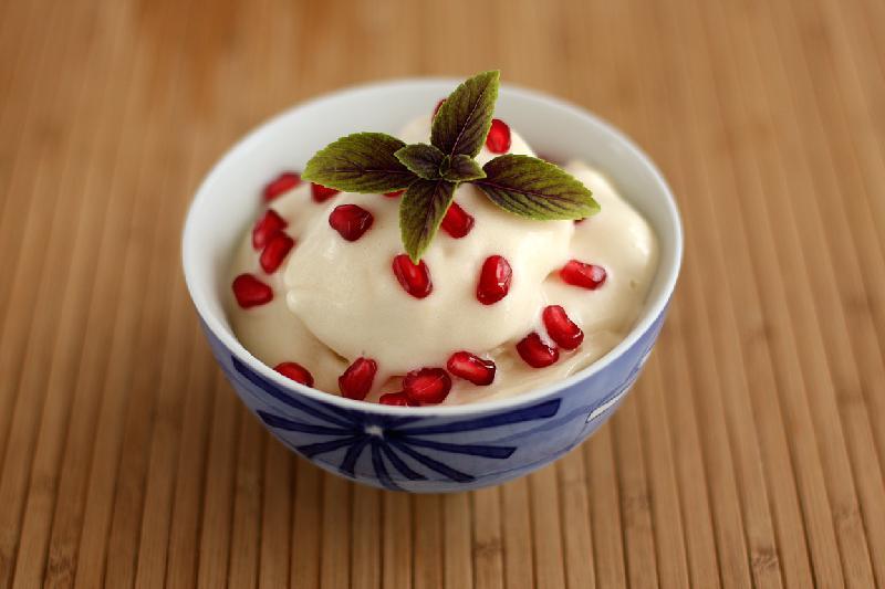 Őszibarack, szeder-meggy sorbet, gyömbérzselé, bazsalikom