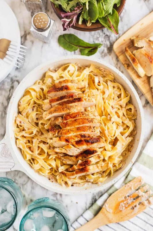 Toyuq Tagliatelle