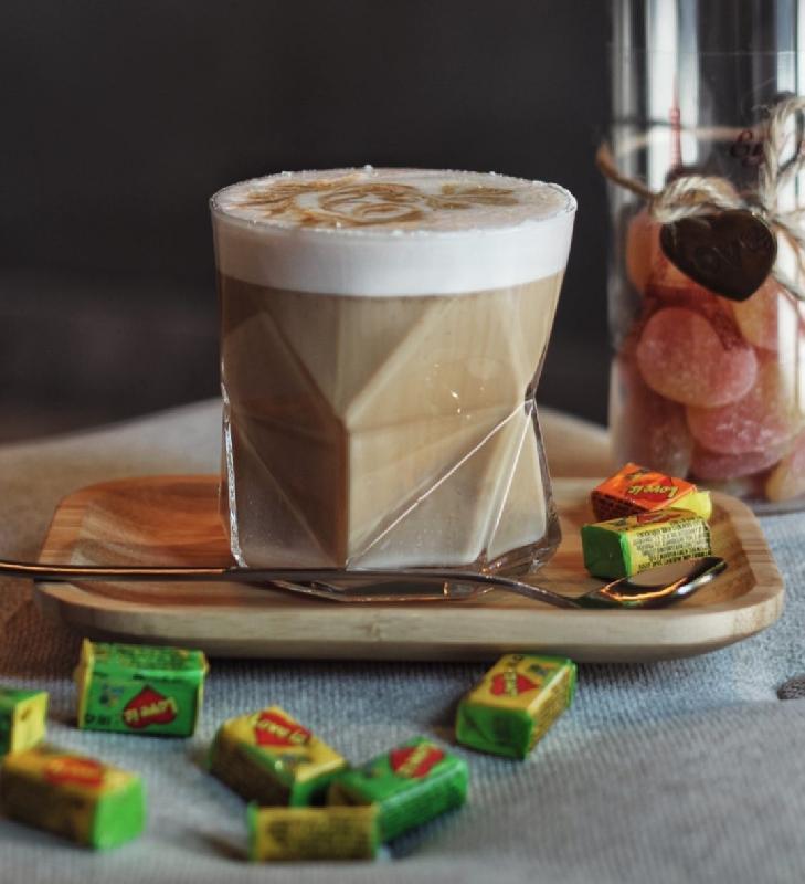 Latte bubble gum