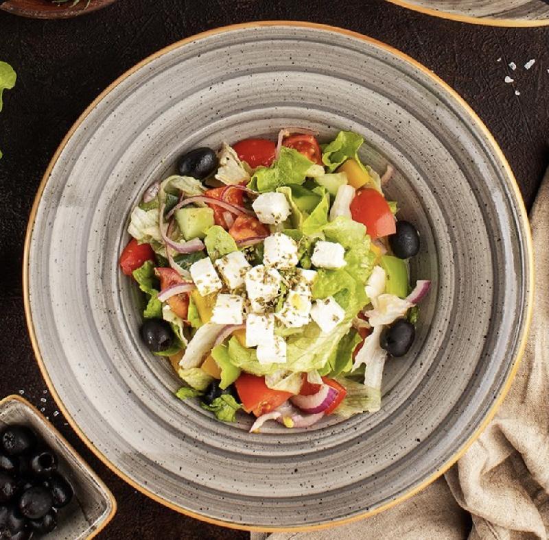 Coban salatı (pendirli)
