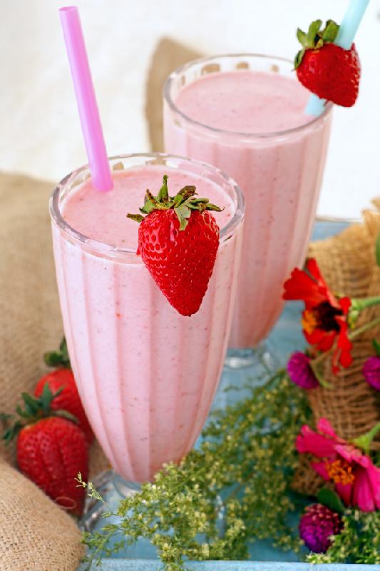 STRAWBERRY SHAKE
