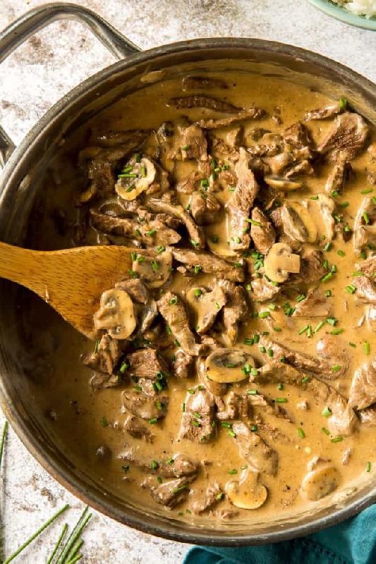 Ət Stroganoff