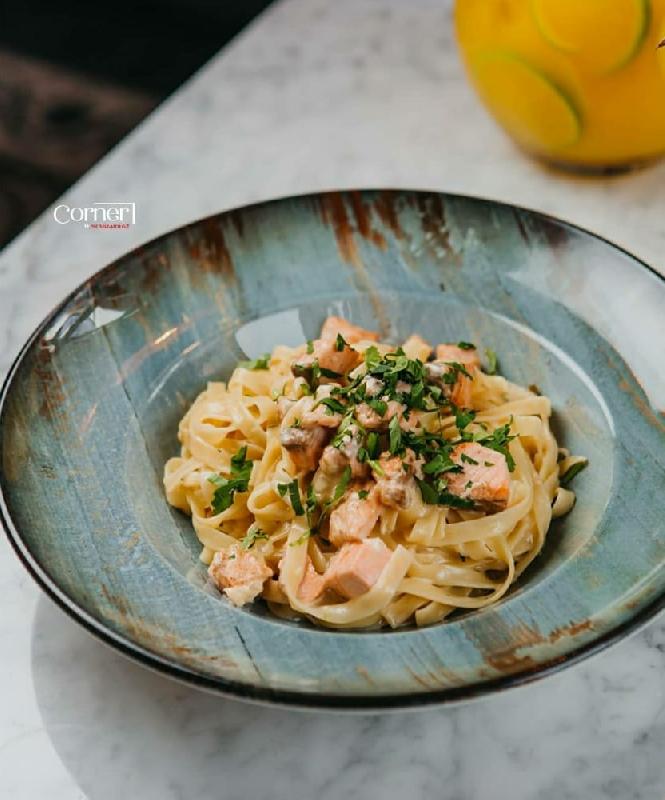 Qızıl balıqlı kremli tagliatelle