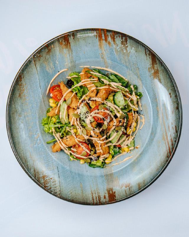 Crispy Toyuq salatı 