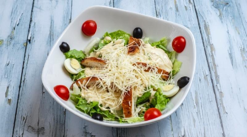 Sezar salatı