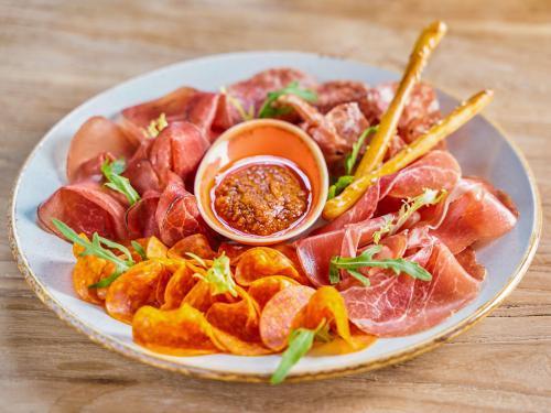 Мясное ассорти  / 250г