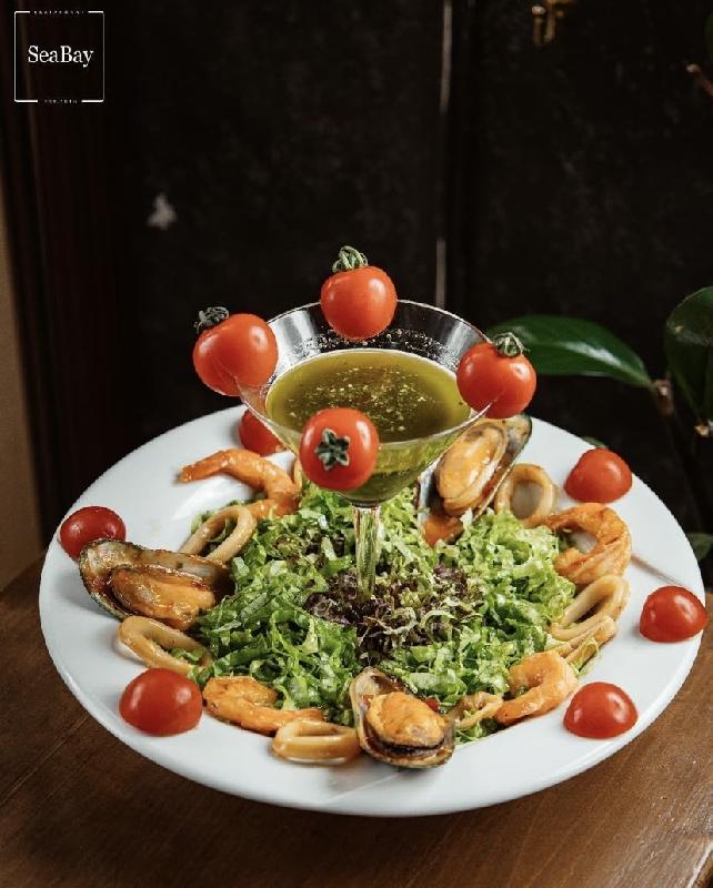 Dəniz məhsulları salatı