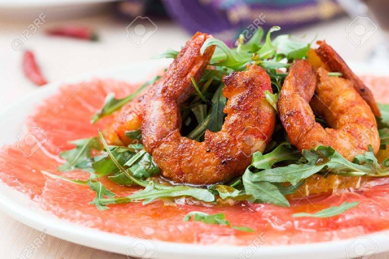 RUCOLA SALAD WITH PRAWNS