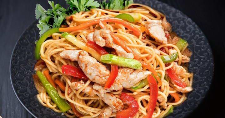 Курица по-тайски  С ОВОЩАМИ wok