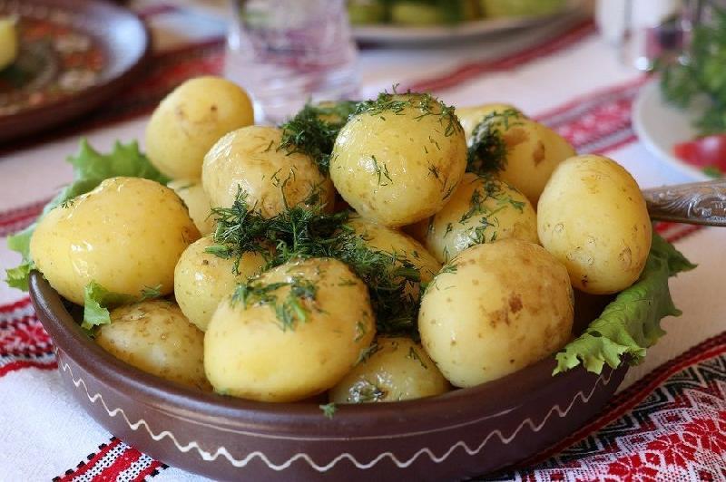 Молодой картофель.