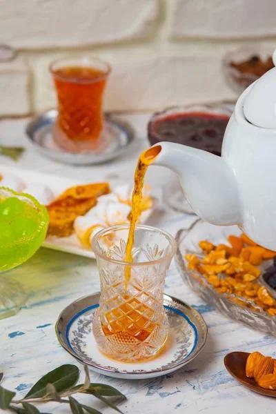 Çay Dəstgahı Bronze