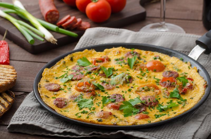 Sosisli Omlet