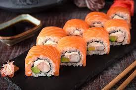 Salmon maki roll