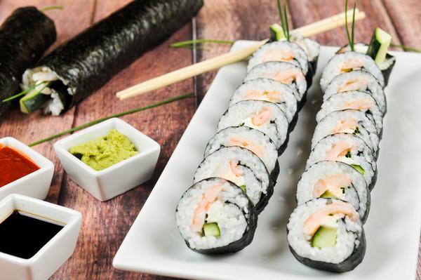 Shrimp maki roll