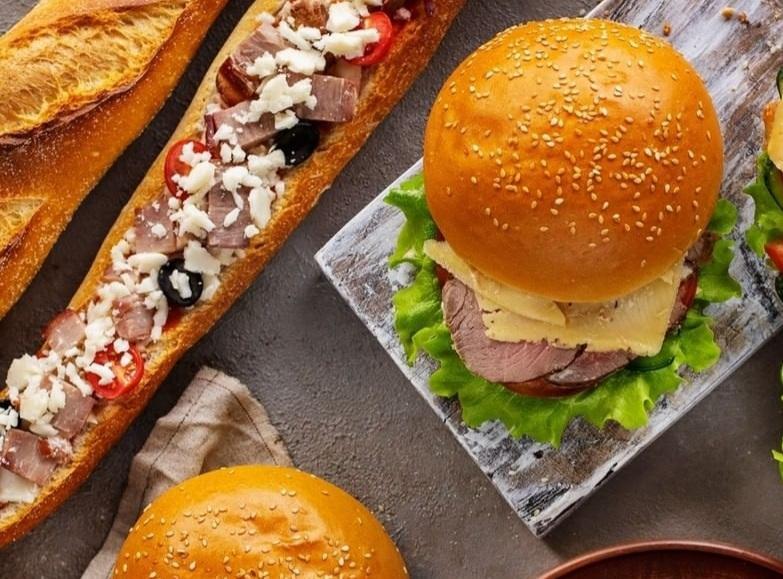 Sendviç tuna balığı ilə