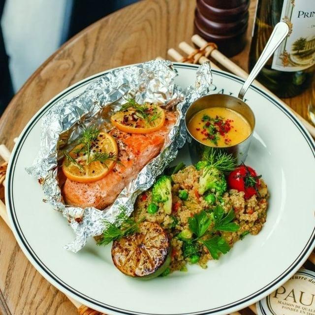 Baked salmon with quinoa