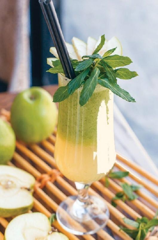 Apple and banana smoothy 