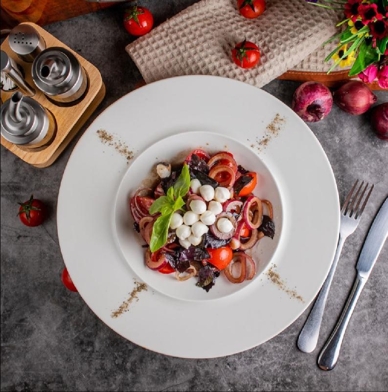 Pomidor salatı 