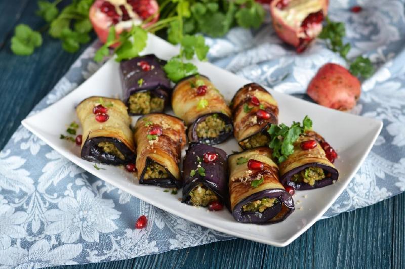 БАКЛАЖАНЫ ФАРШИРОВАННЫЕ ГРЕЦКИМИ ОРЕХАМИ