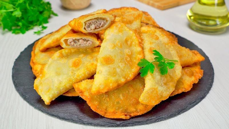 МИНИ ЧЕБУРЕКИ С ГОВЯДИНОЙ И СОУСОМ ДЗАДЗИКИ