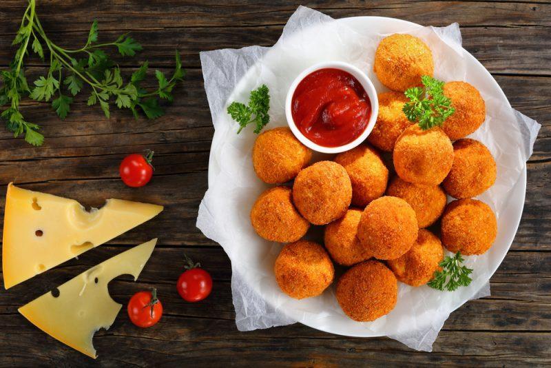 СЫРНЫЕ ШАРИКИ