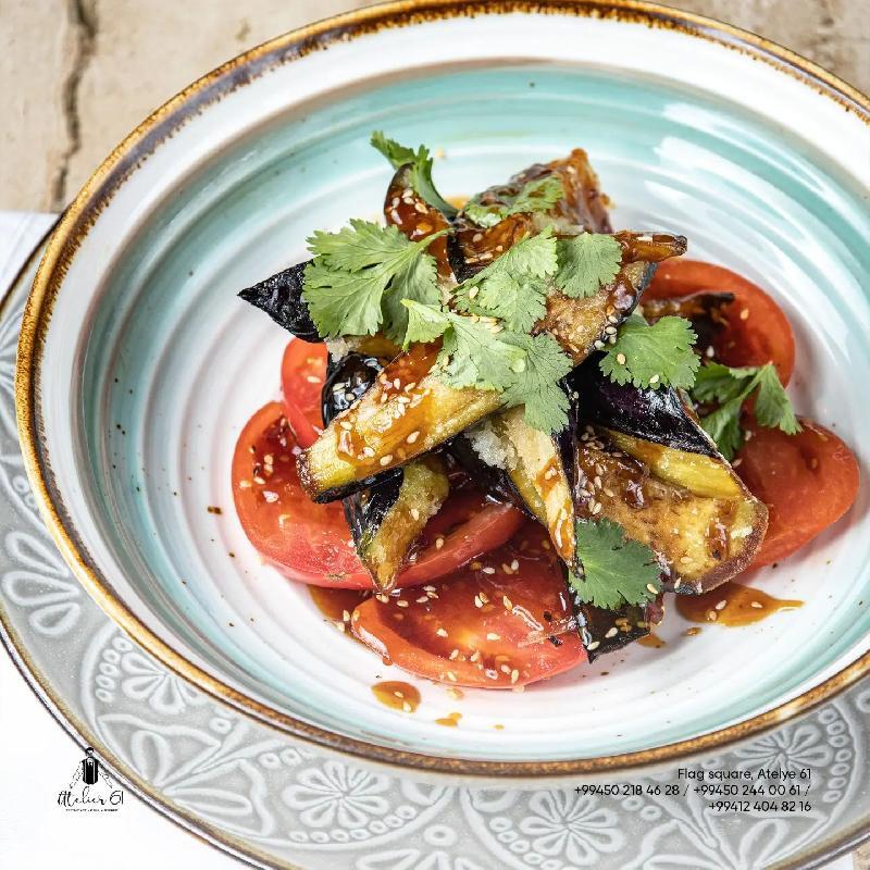 Qızardılmış badımcan salatı oyster sousu ilə