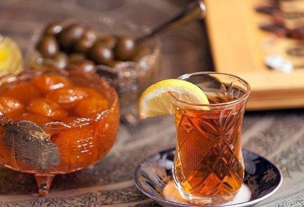 Mürəbbə çay ilə
