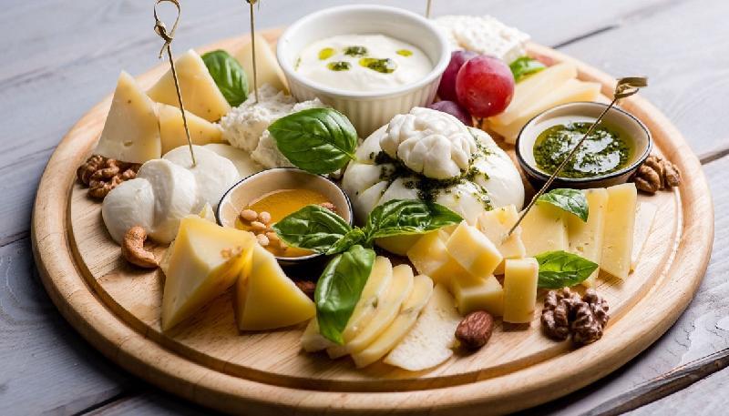 Pendir assorti
