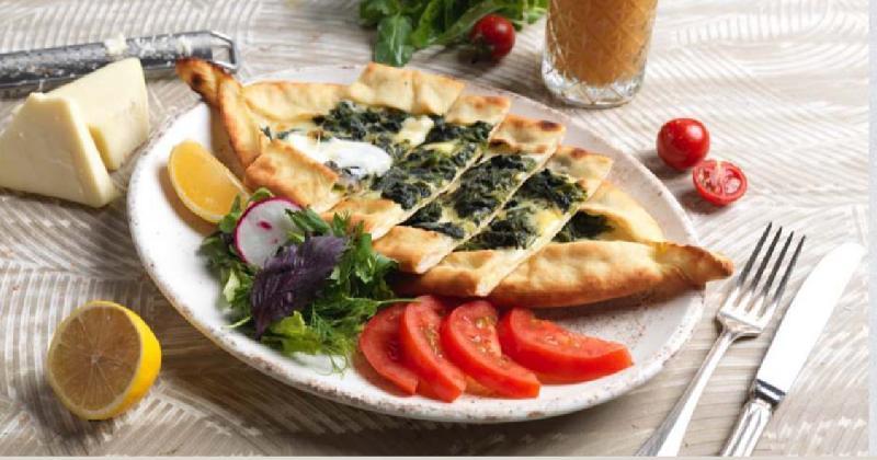İspanaqlı Pide