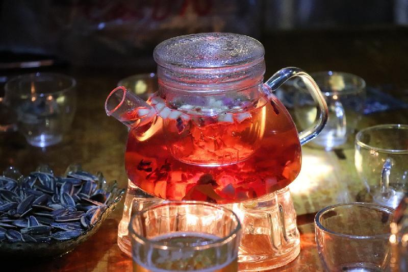 Black tea with thyme