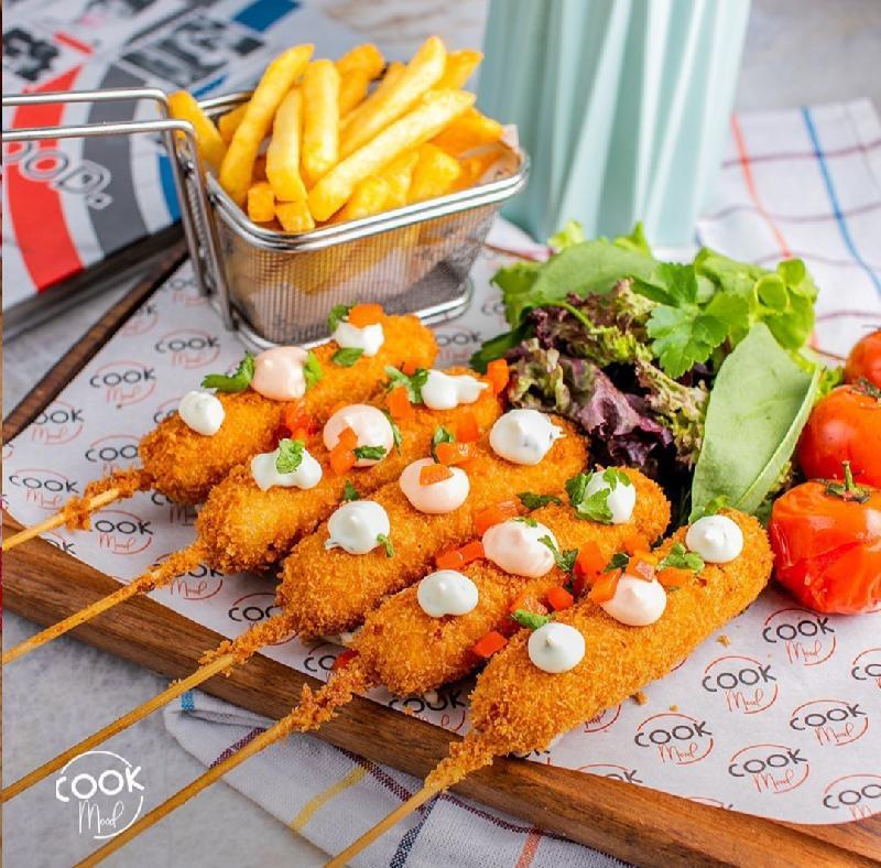 Çıtır sosis çubuqları 