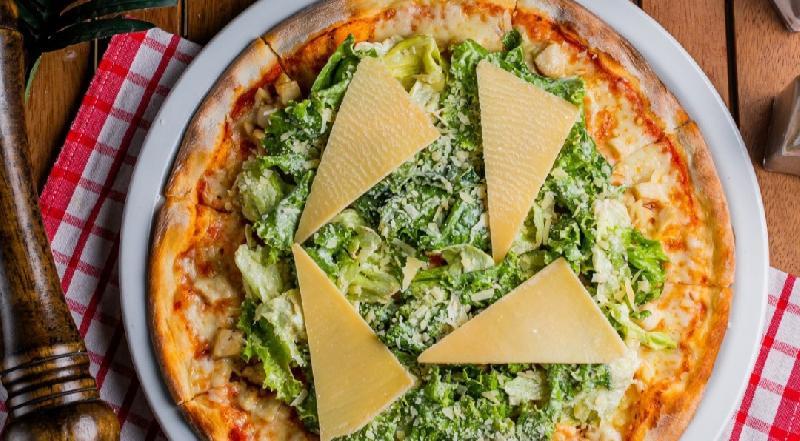 Toyuqlu Sezar Pizza