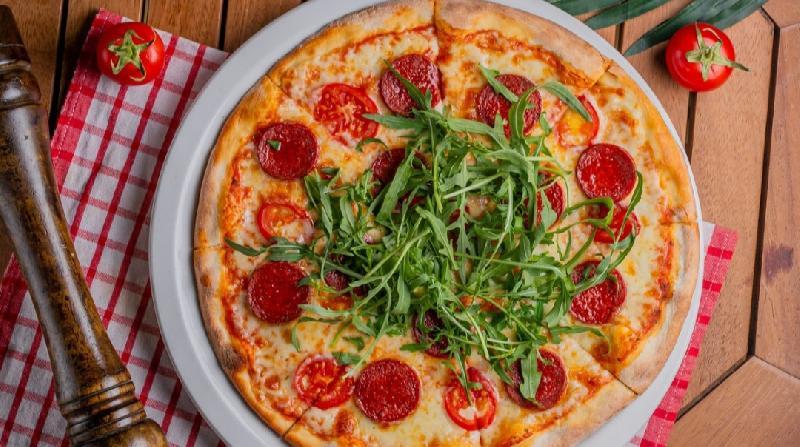 Sucuklu Pizza