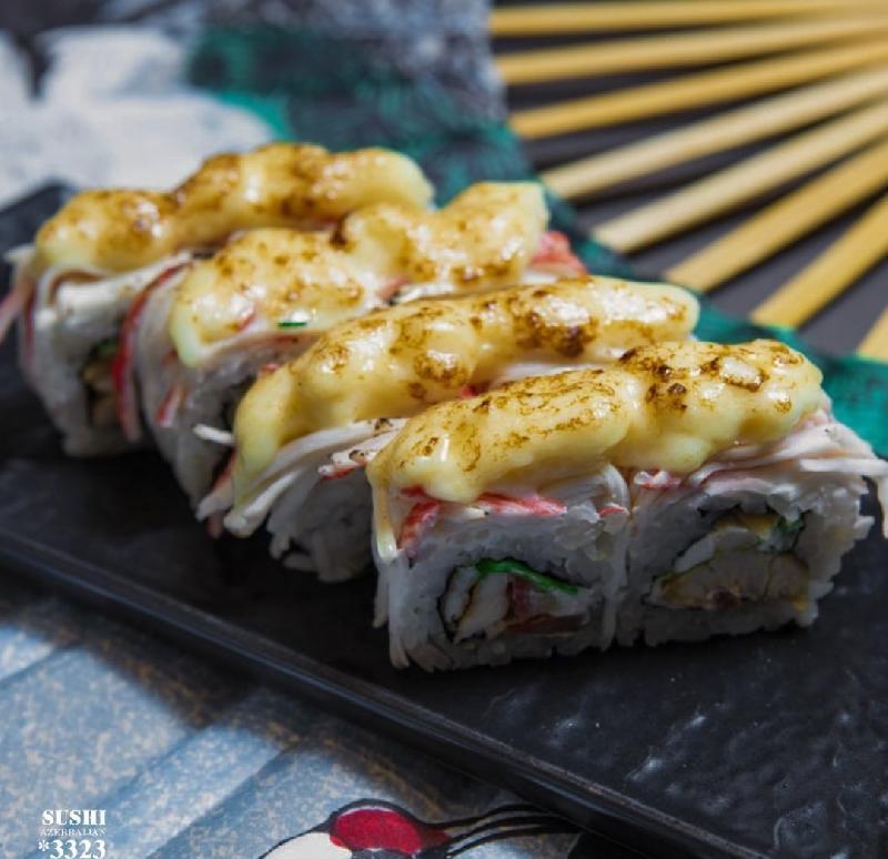 Chicken Baked Roll 