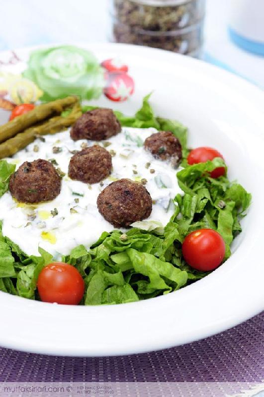 Köftəli salata