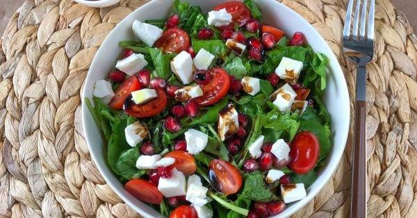 Pancarlı tulum pendirli Rukola salata