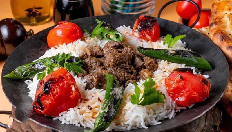 Sacda kavurmalı pilav
