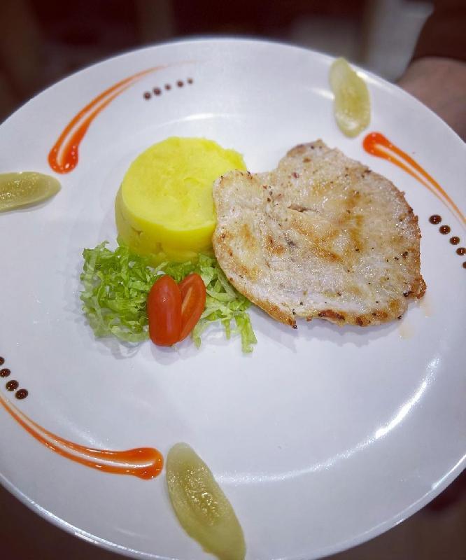 Toyuq langet qarnirlə