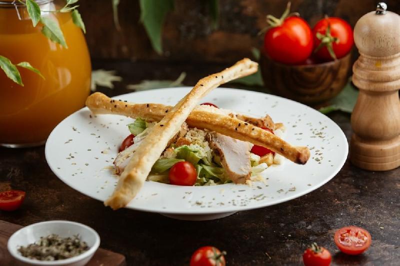 Sezar salatı toyuqlu