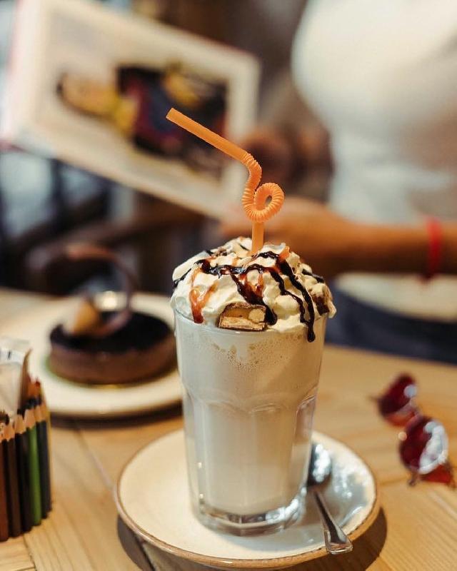Snickers milkshake