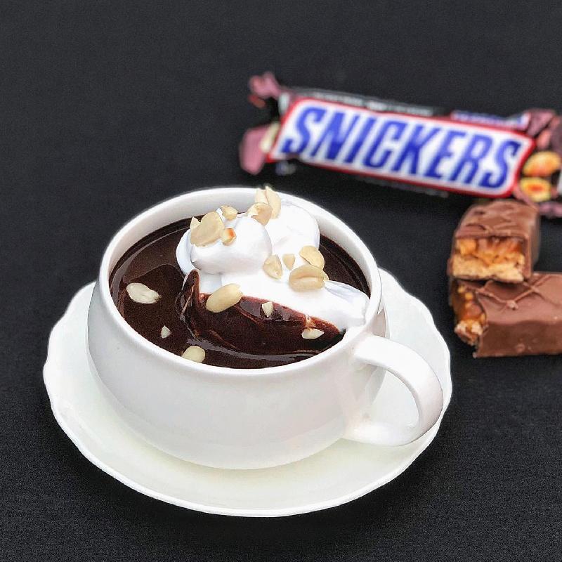 Snikers İsti Şokolad