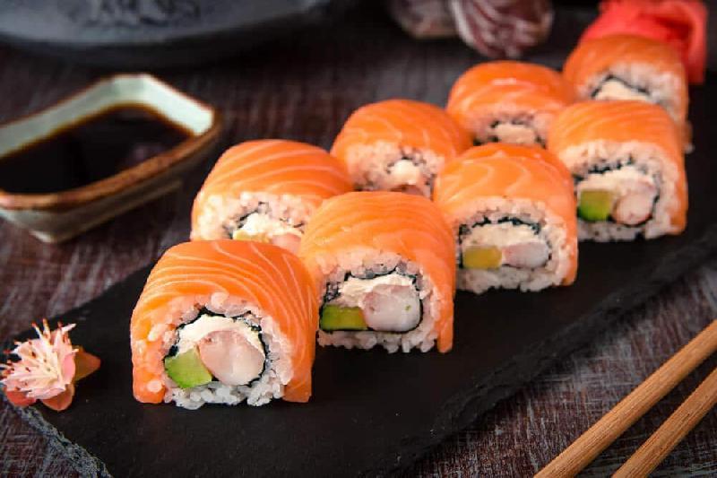Salmon Roll 
