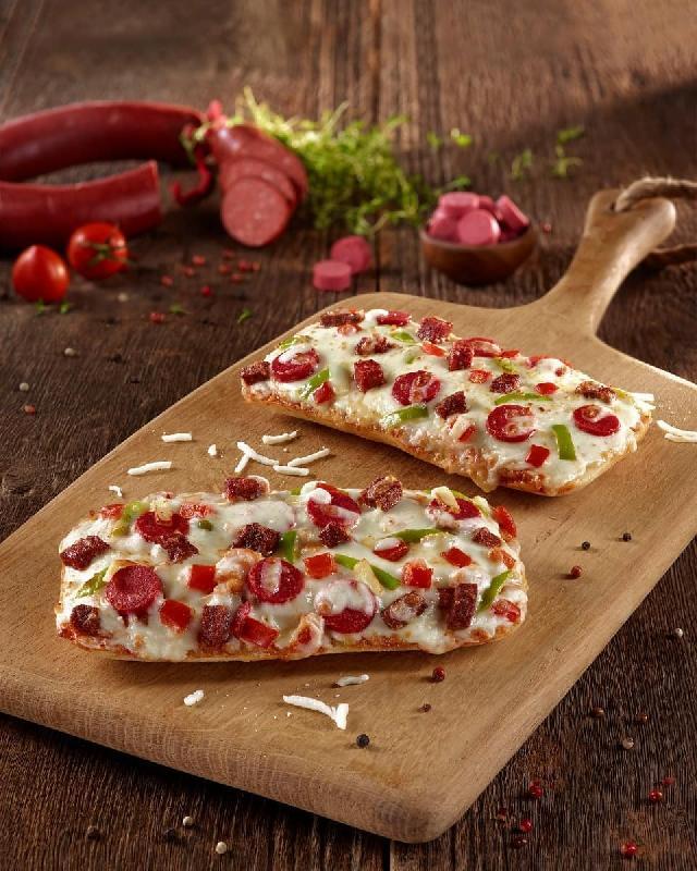 Sucuqlu çiabatta pizza