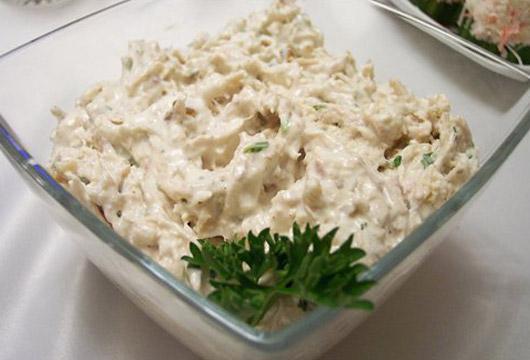 Toyuq salatı