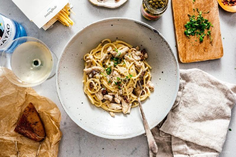 Toyuq tagliatelli